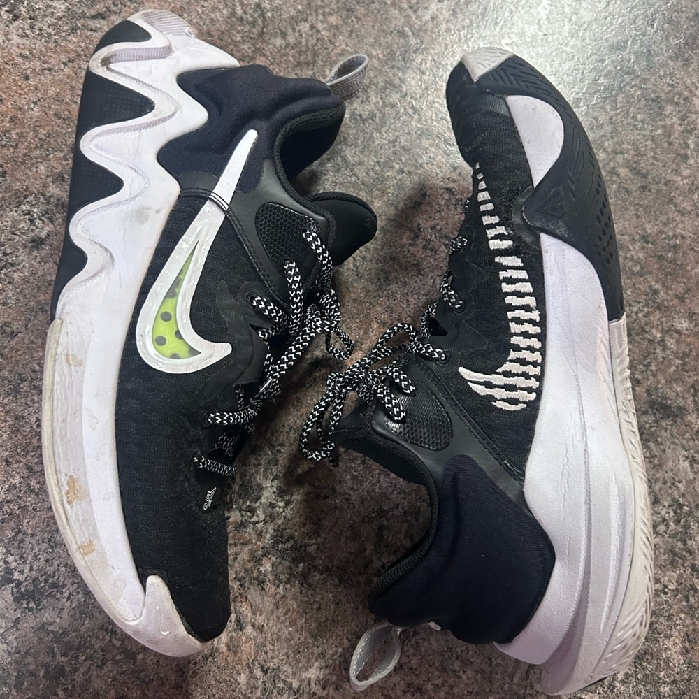 Nike Black and White Athletic Sneakers size 10